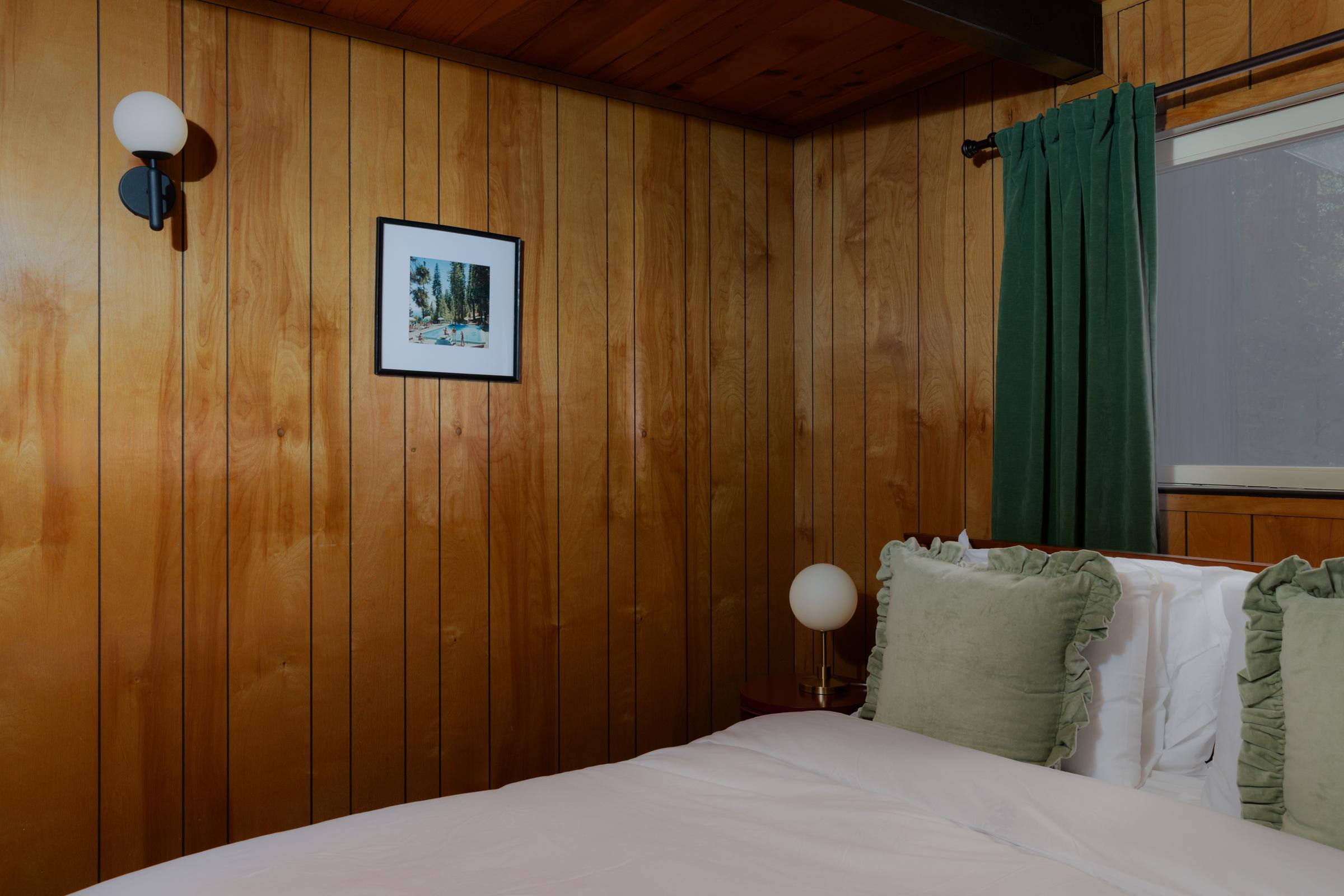 King bedroom detail