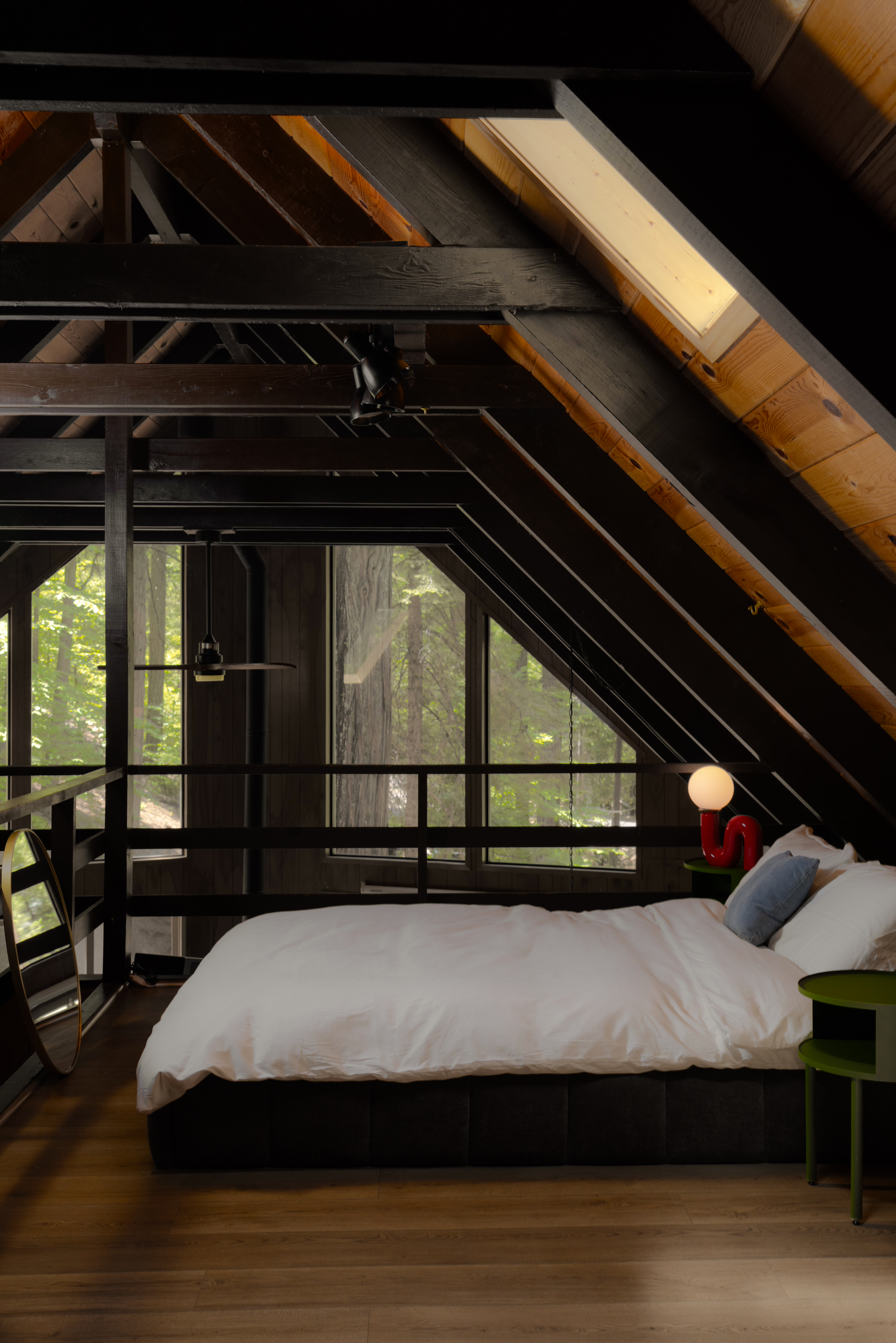 Loft queen bed